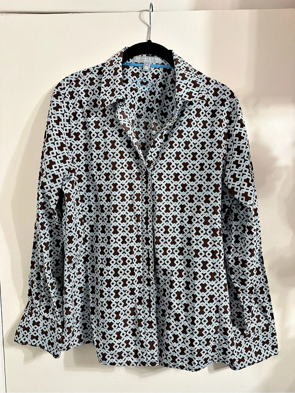 Wrinkle Free Fitted Geometric Blouse in Black & Blue Size 10 Like New